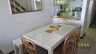 Dining room table with 4 chairs and bench (2016-04-14)